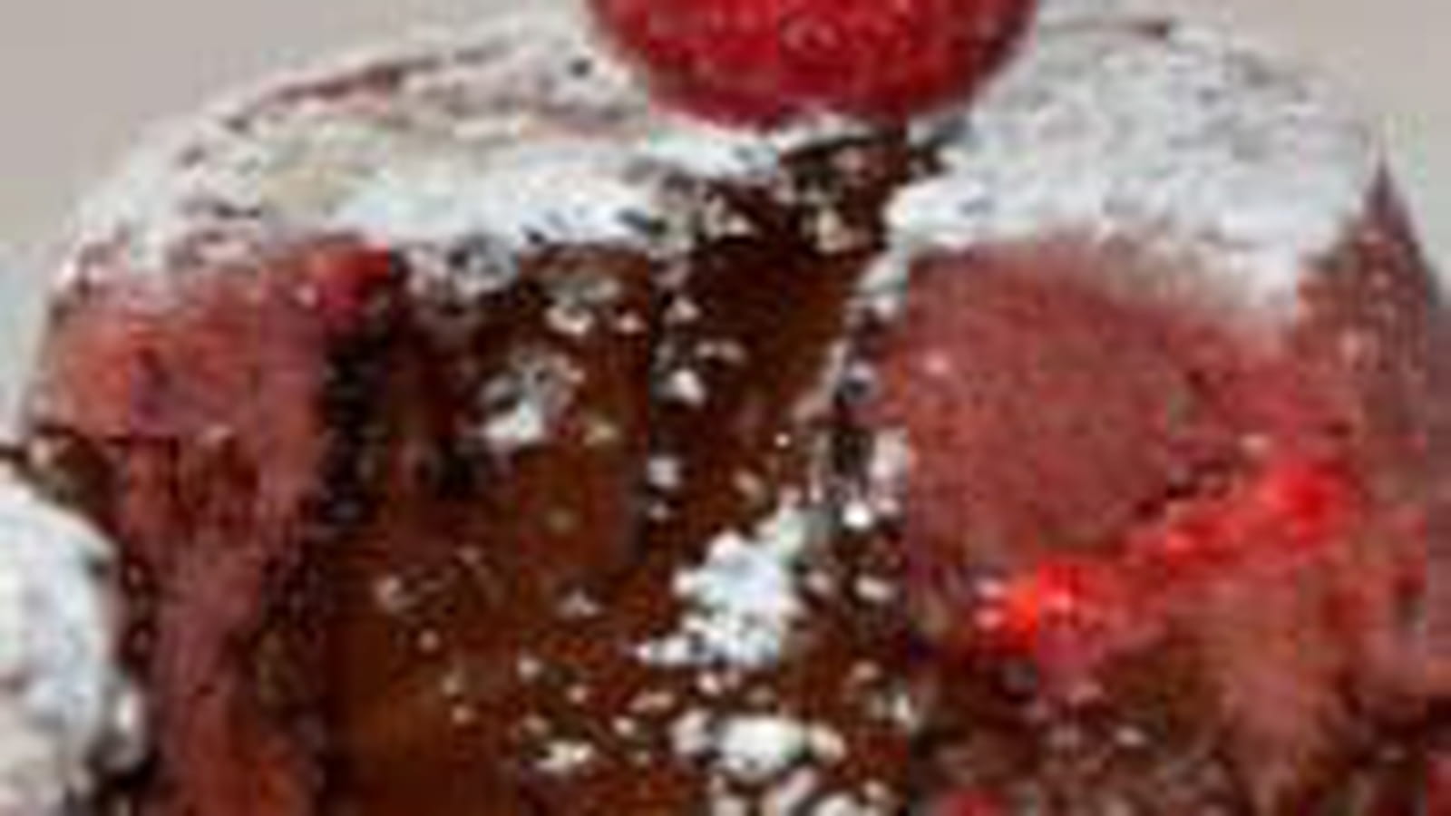 Moelleux aux framboises au coeur de chocolat noir