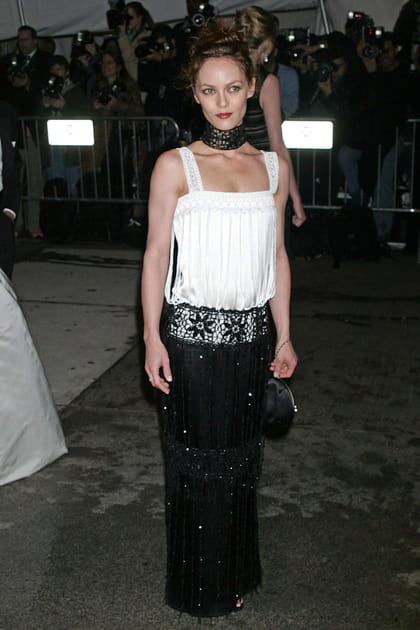 Avant&nbsp;: Vanessa Paradis en d&eacute;bardeur blanc en 2005