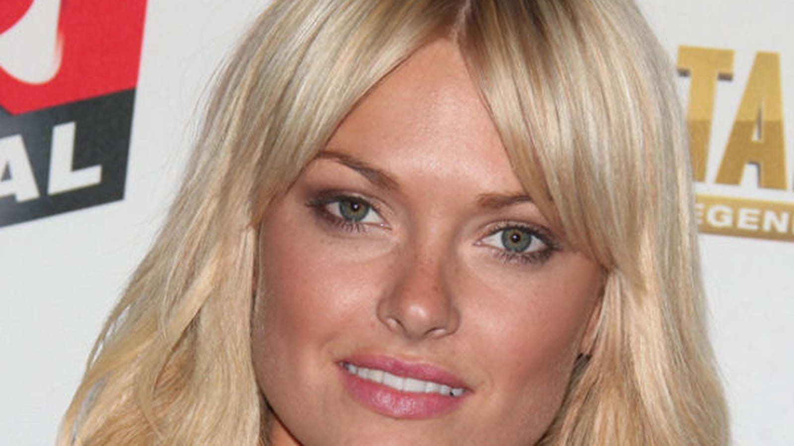 Caroline Receveur, cheveux longs