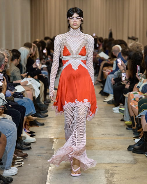 Look 75&nbsp;du d&eacute;fil&eacute; Burberry