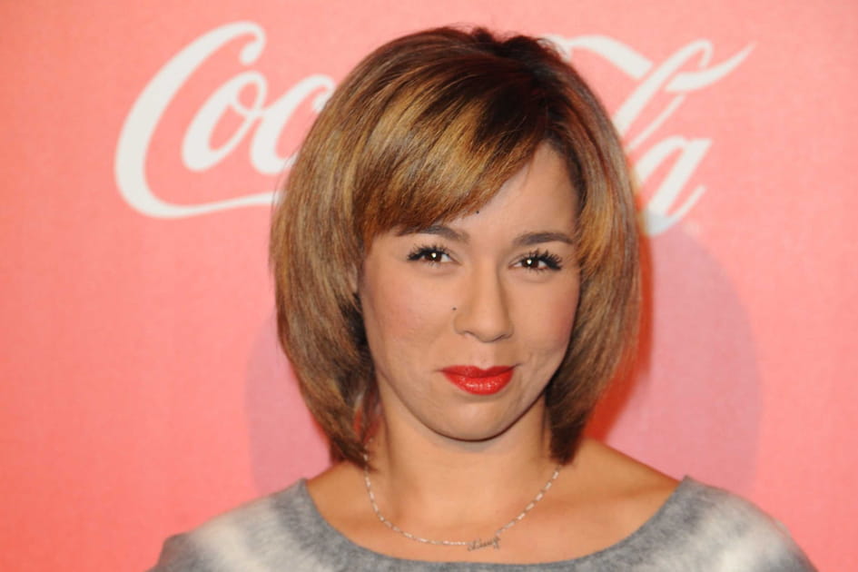 Chim&egrave;ne Badi, jeune avec sa coupe boule et son rouge &agrave; l&egrave;vres brique