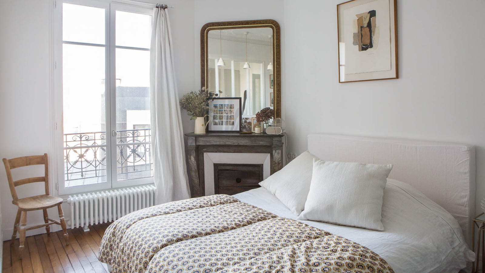 Chambre blanche et bois