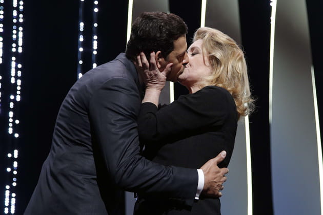 Laurent Lafitte et Catherine Deneuve ont échangé un baiser de cinéma