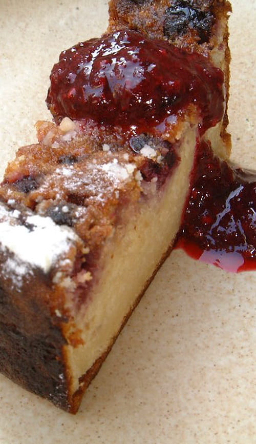 Clafoutis amandine et fruits rouges