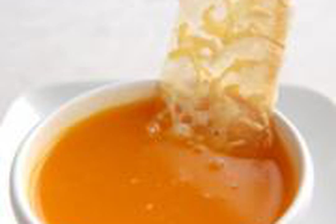 Soupe carotteorange et tuiles de brick au gruyère