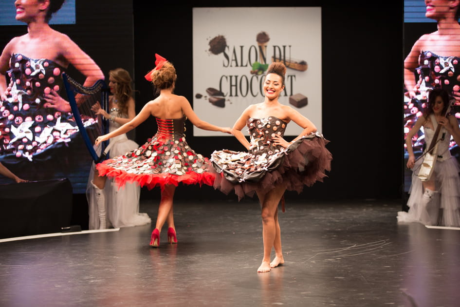 Le look d'Hedia Charni au d&eacute;fil&eacute;