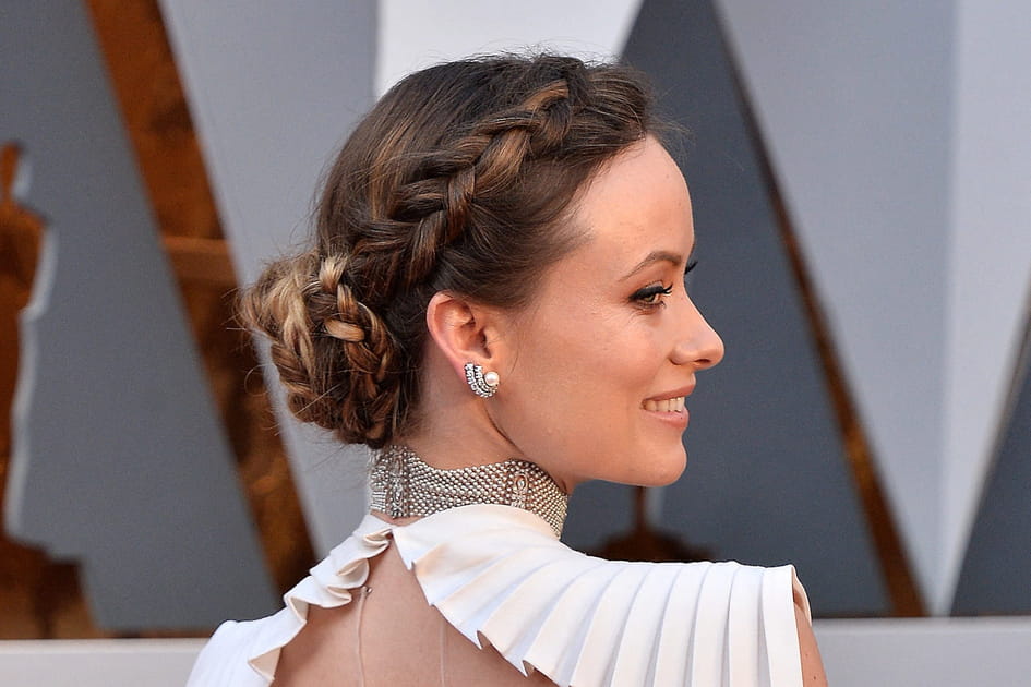 Le chignon bas avec tresse d'Olivia Wilde