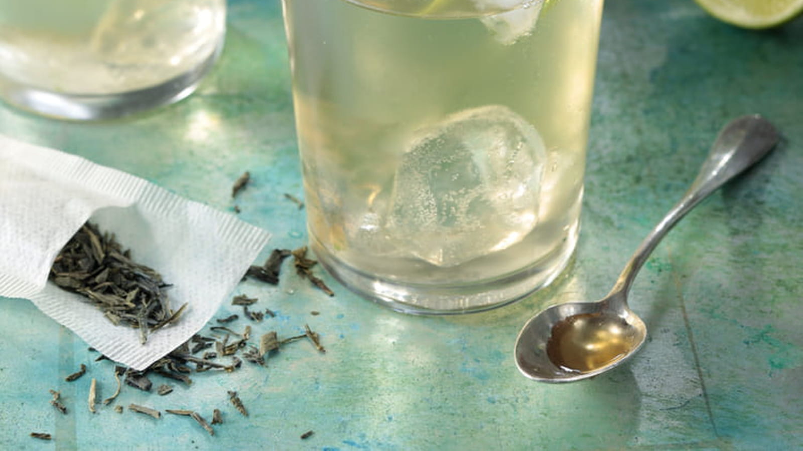 Thé vert pétillant au sirop d’agave