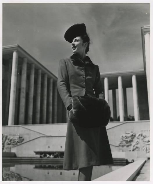 Photo de mode par Jean Moral pour le Harper's Bazaar