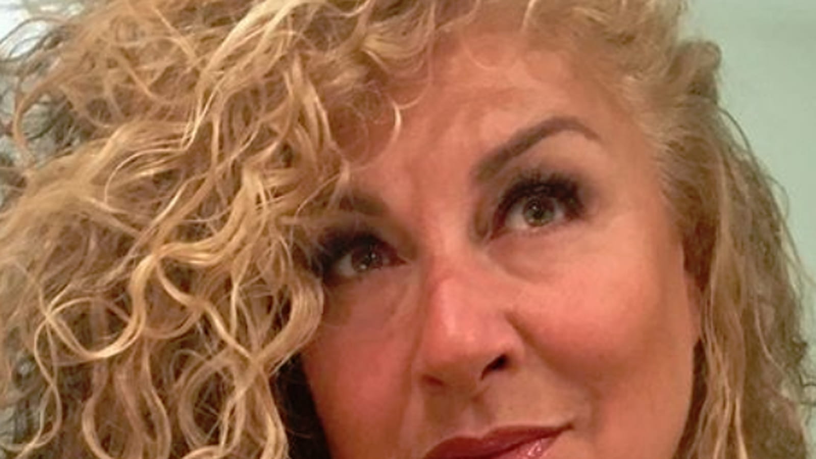 Marianne James