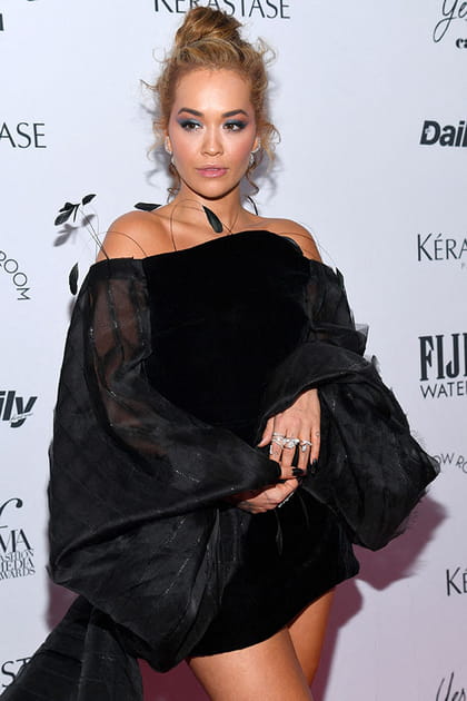 Rita Ora&nbsp;aux Fashion Media Awards de "The Daily Front Row"