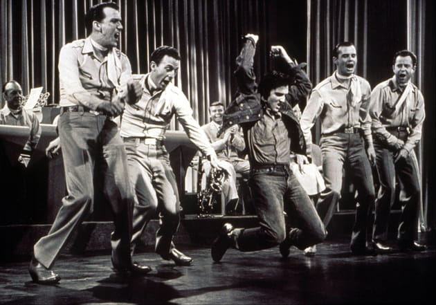 Compl&egrave;tement &eacute;lectrifi&eacute; pour le film "Amour Fr&eacute;n&eacute;tique"