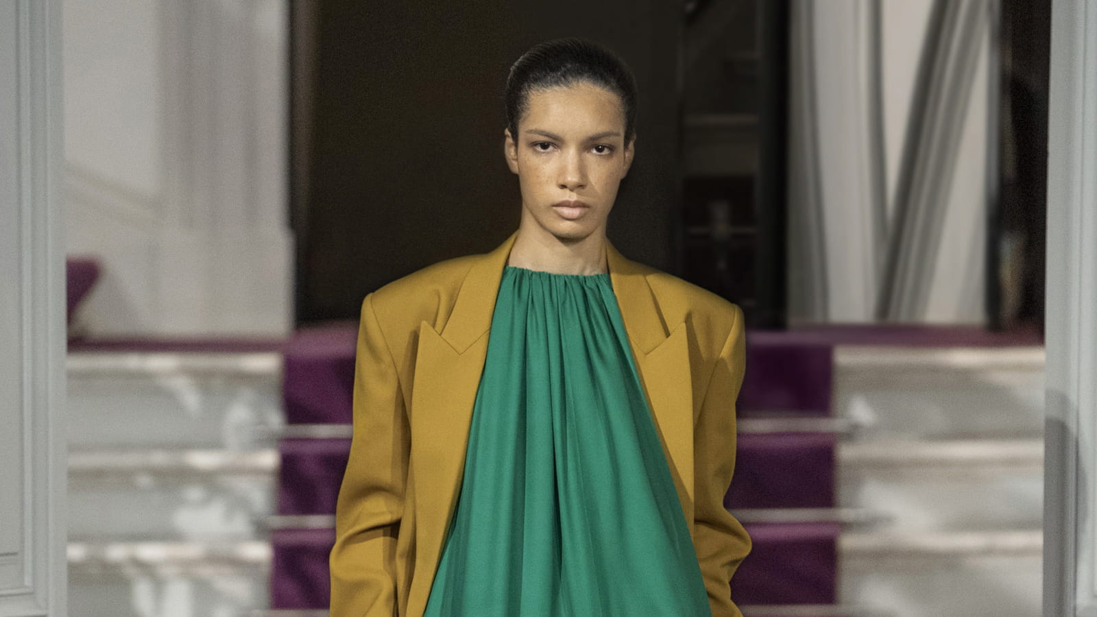 Look 10 du défilé Valentino