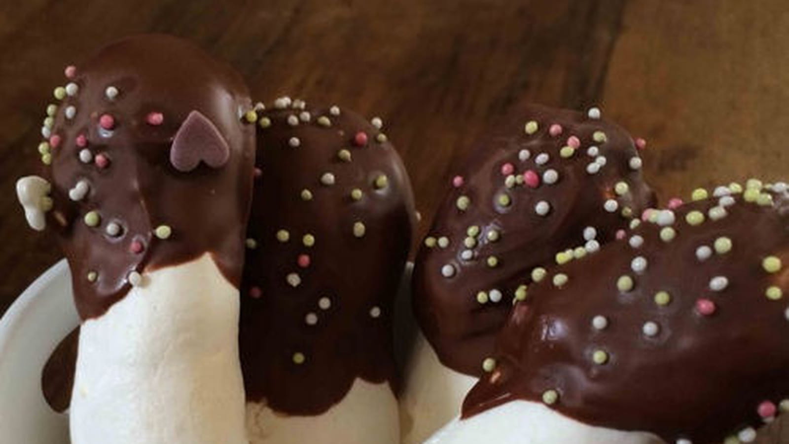Baguettes magiques : meringues nappées de chocolat au lait
