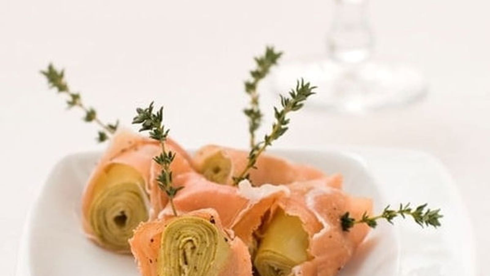 Mise en bouche aux cœurs d'artichaut et jambon cru
