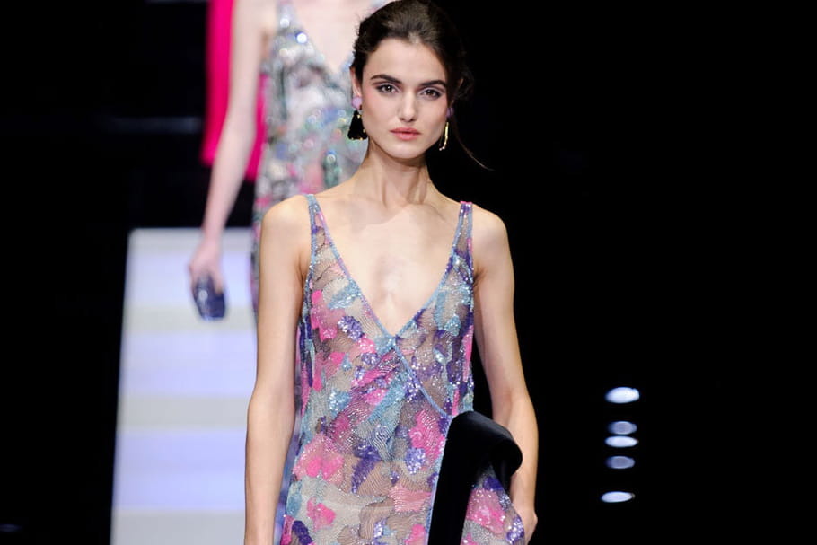Défilé Giorgio Armani prêt-à-porter automne-hiver 2015-2016 : peinture et azur