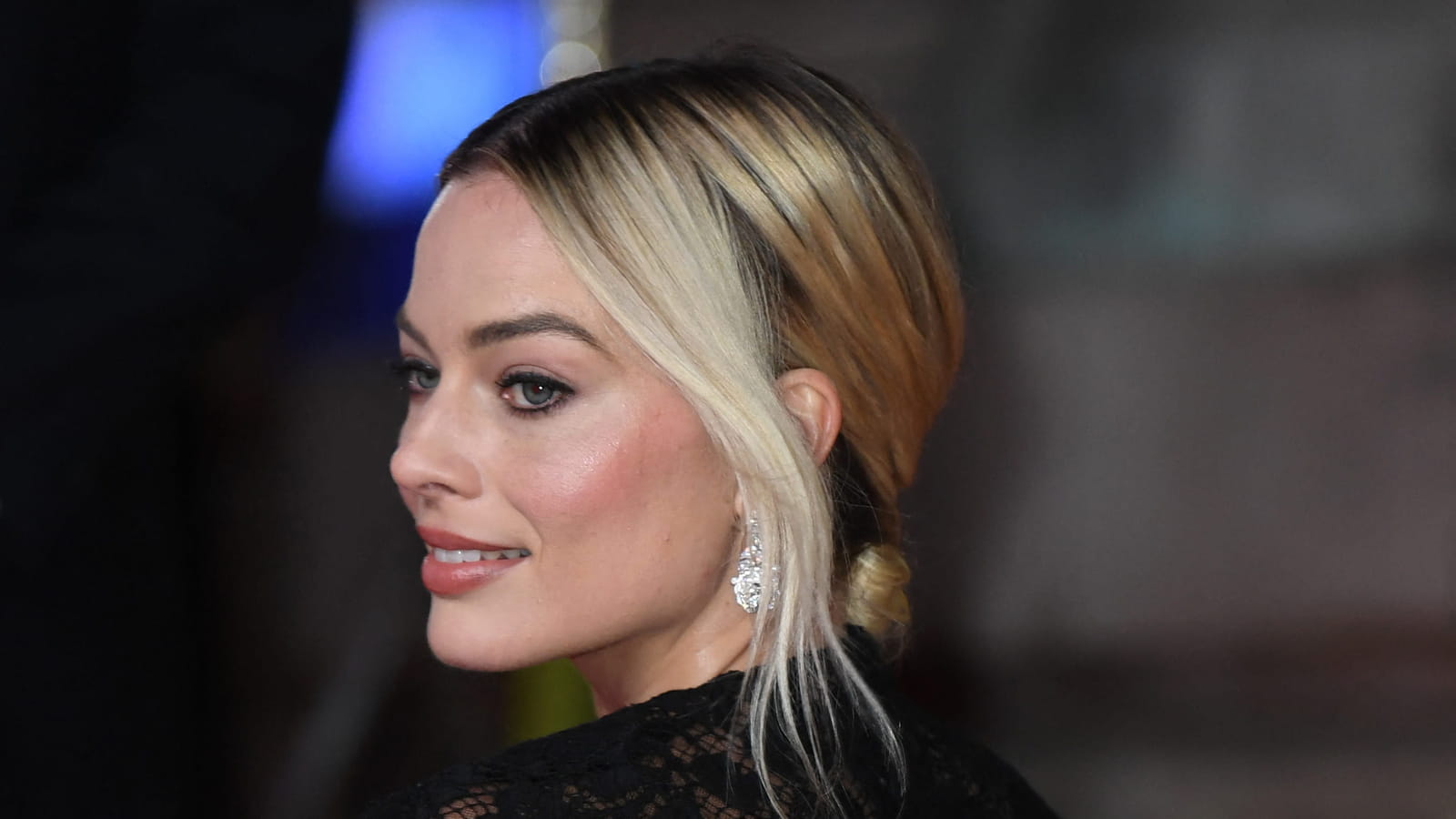 Le look beauté tapis rouge de Margot Robbie