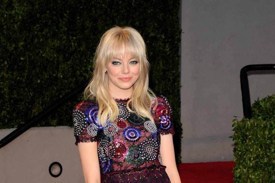 La chevelure blonde d'Emma Stone