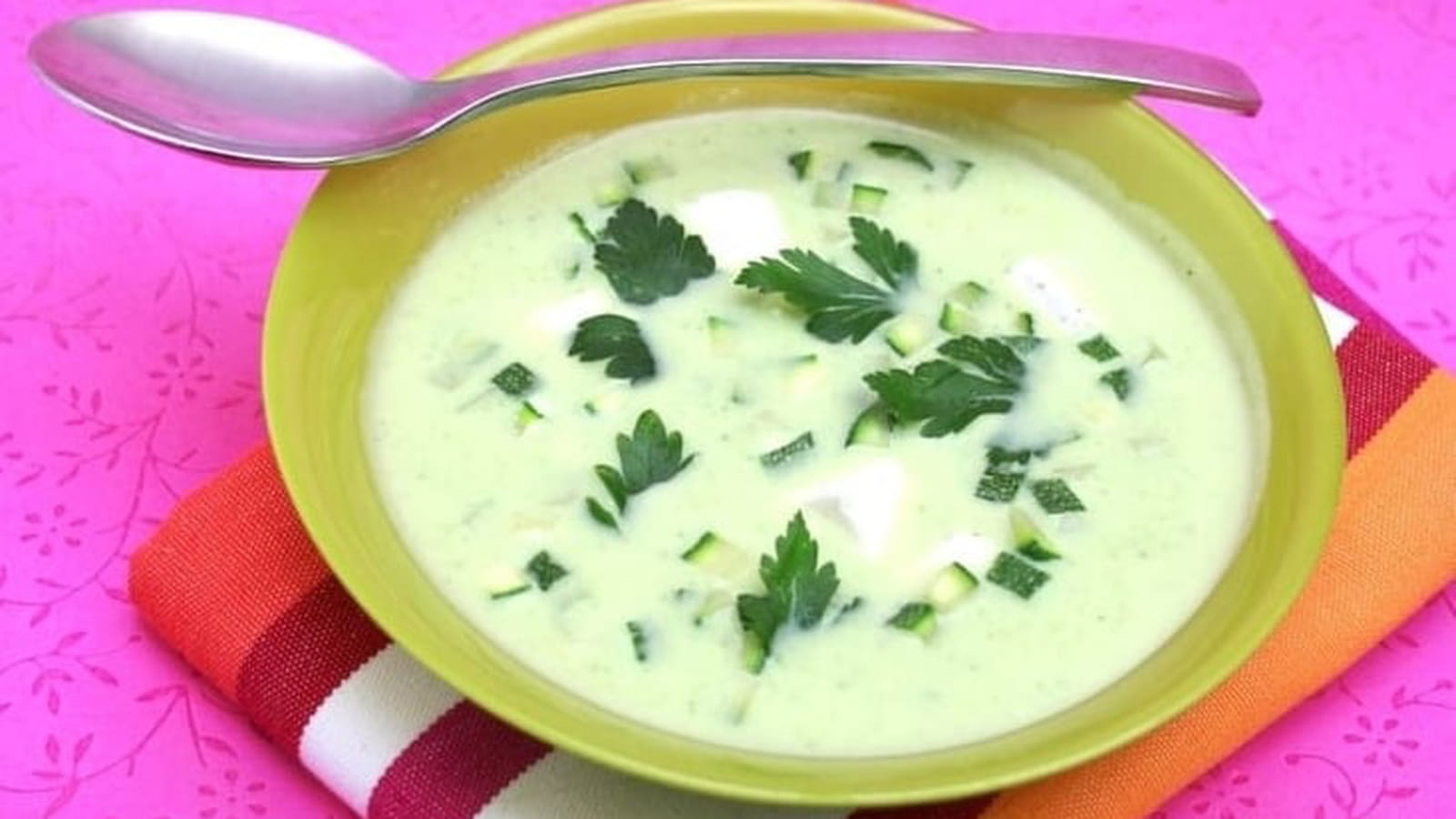 Velouté de courgettes et de roquettes à la Vache qui rit