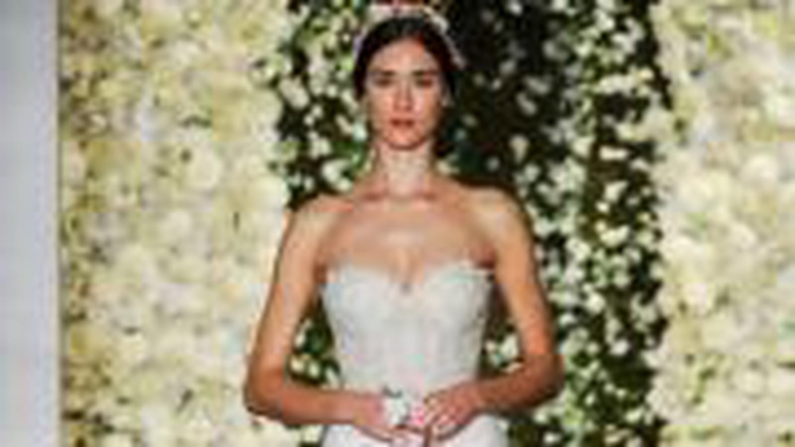 La robe sculpturale Reem Acra