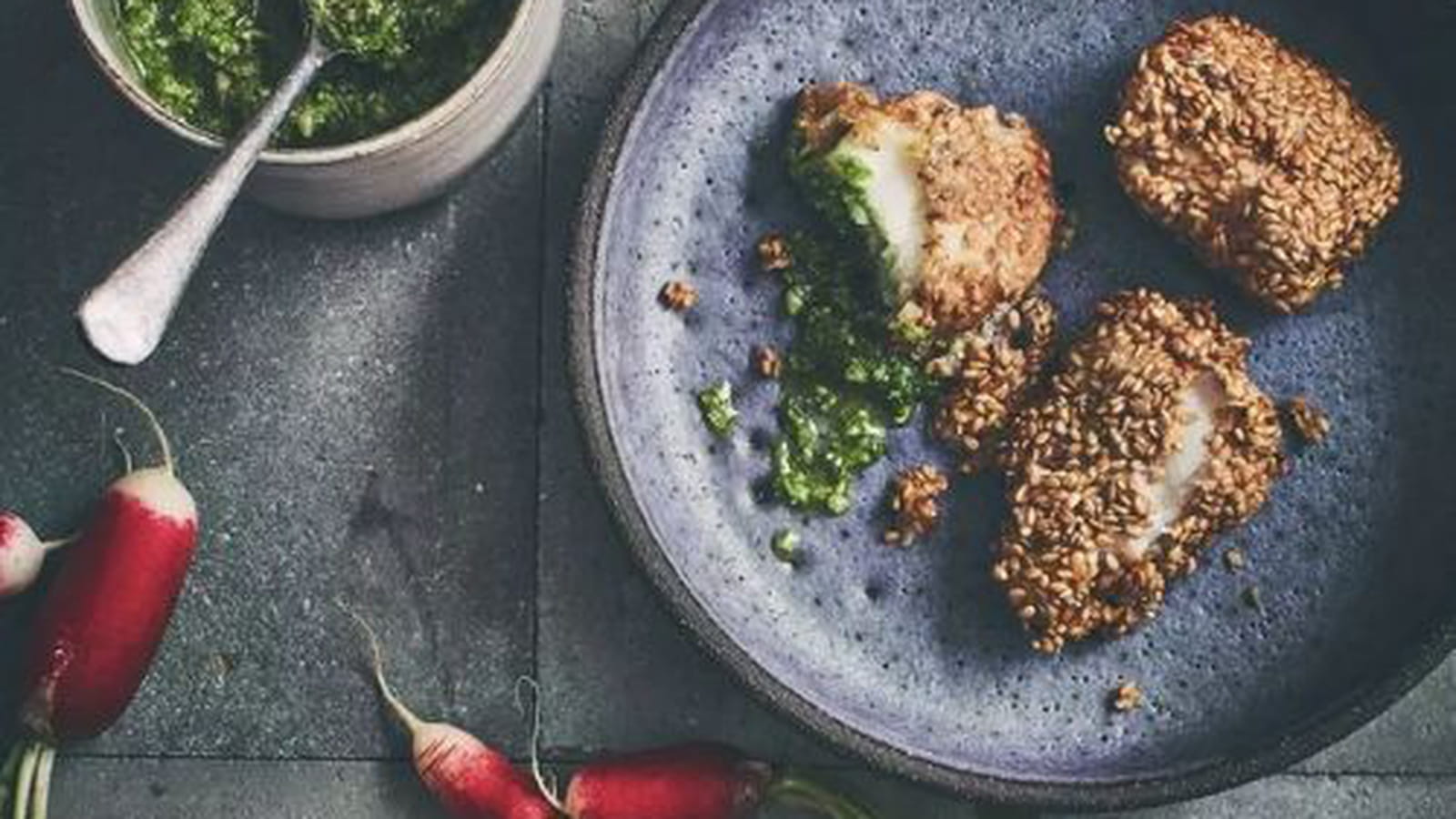 Lotte au sésame, pesto de fanes de radis