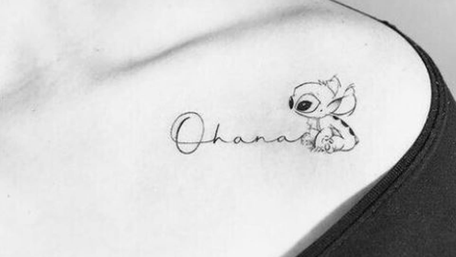 Ohana et Stitch sous la clavicule