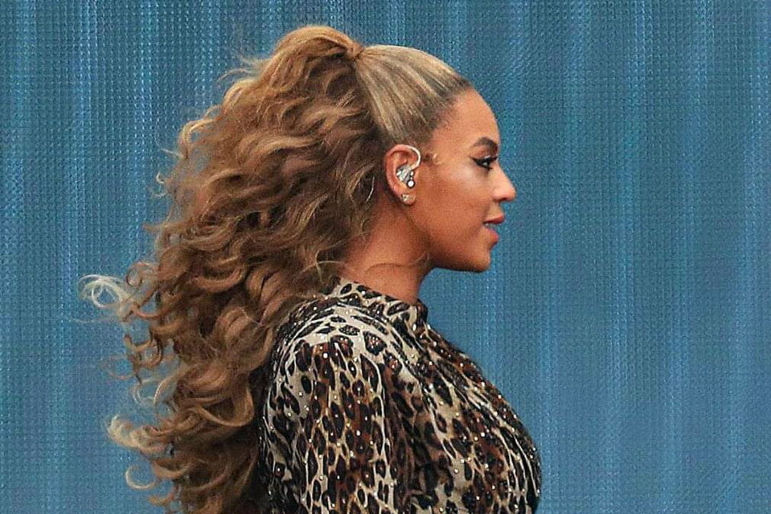 Beyoncé en combinaison léopard