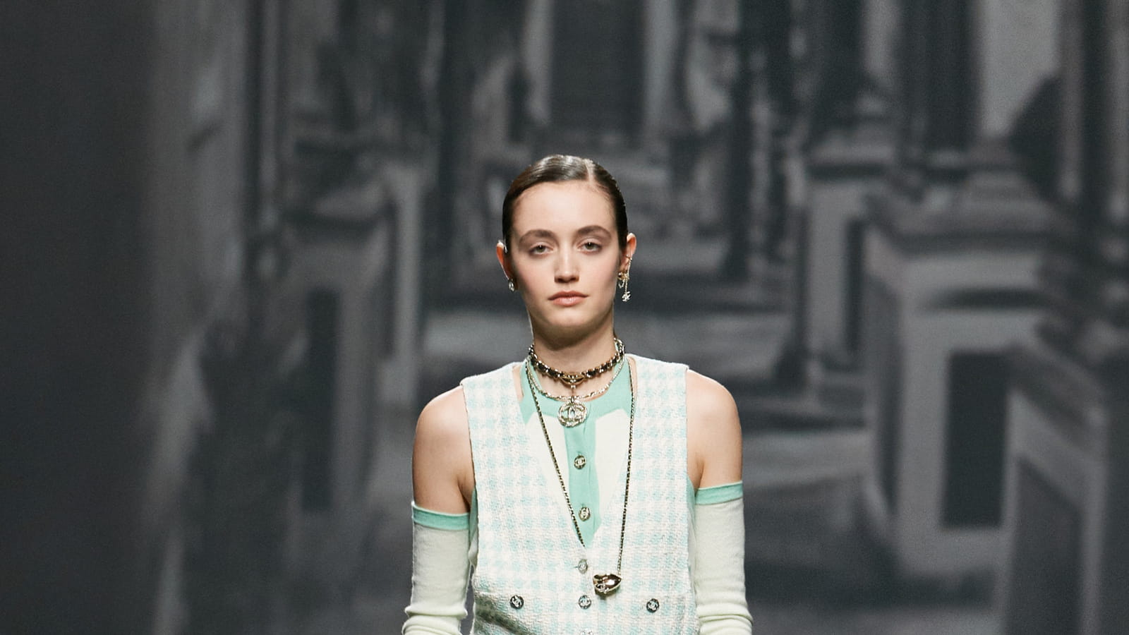 Look 34