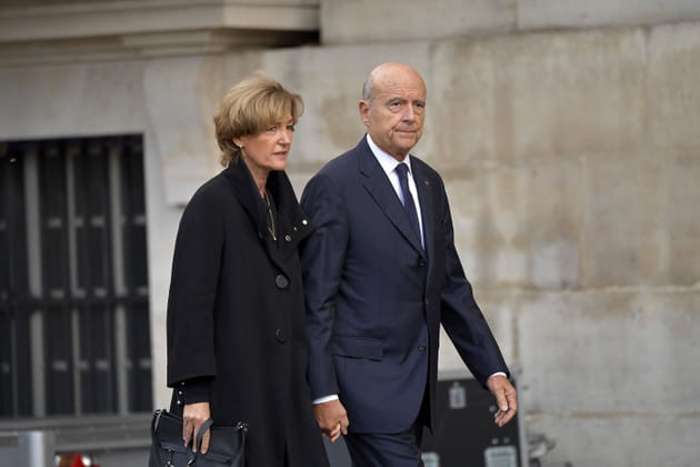 Alain et Isabelle Jupp&eacute; devant l'&eacute;glise Saint-Sulpice