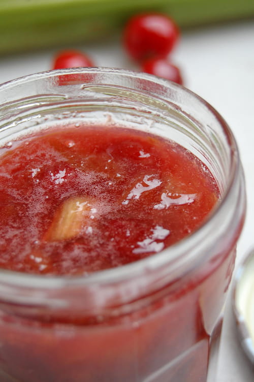 Confiture de rhubarbe et cerises à la vanille