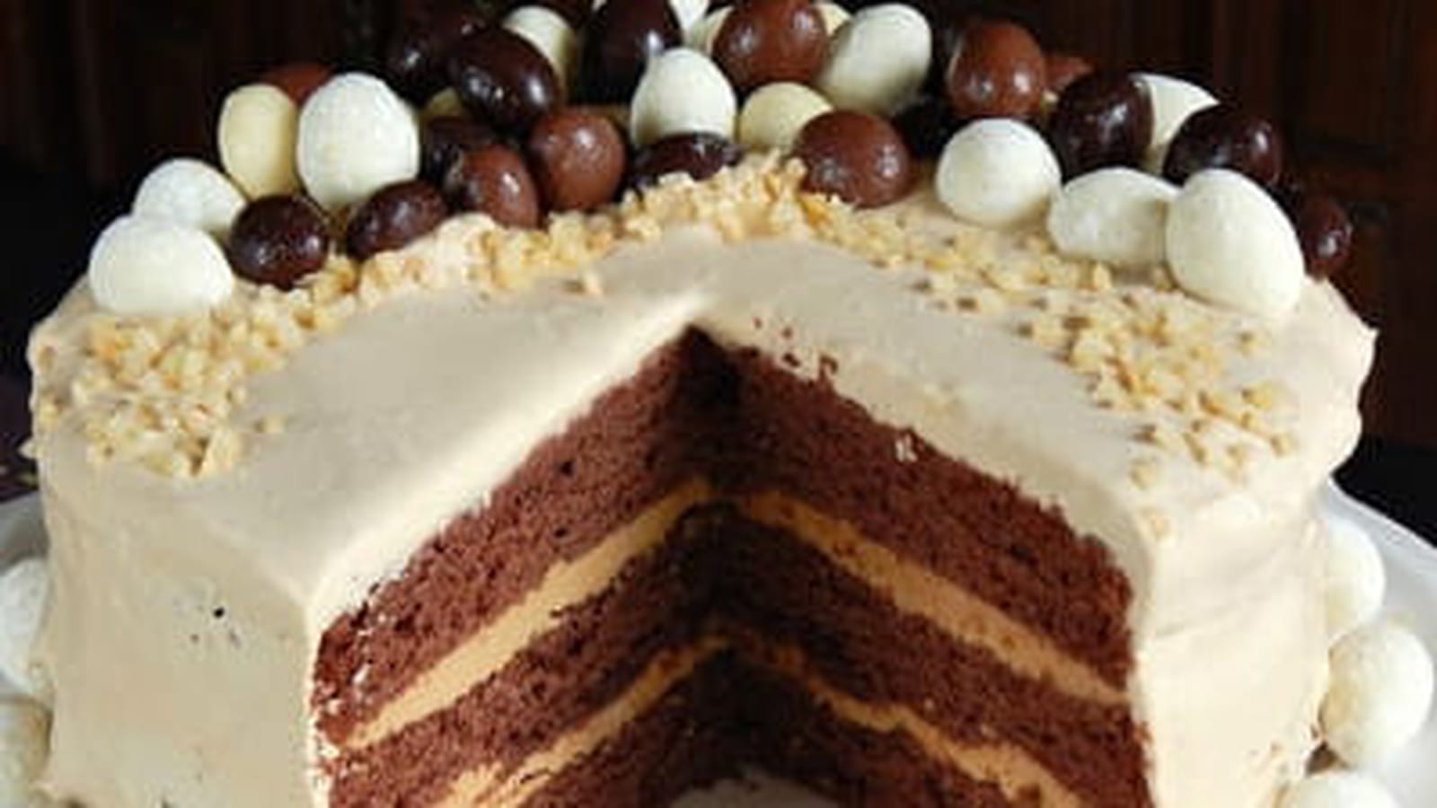 Gâteau de Pâques au chocolat, rhum, café et chantilly mascarpone