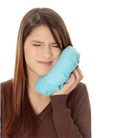 la glace sert d'anesthésiant.