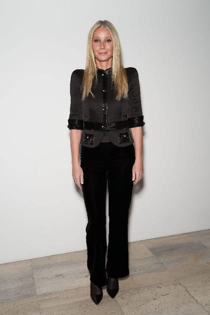 Gwyneth Paltrow en veste courte noire au d&eacute;fil&eacute; Giorgio Armani Priv&eacute; printemps-&eacute;t&eacute; 2024