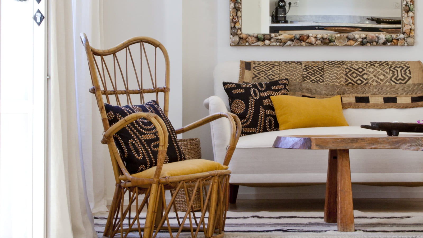 Dans un salon bohème chic