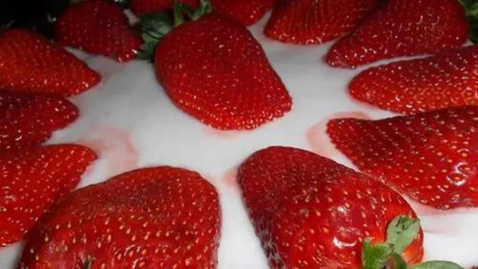 Gâteau portugais aux fraises pour fête des mères