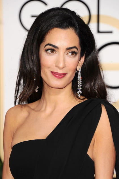 Les sourcils d&eacute;finis d'Amal Clooney