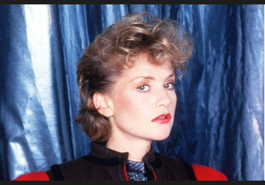 Isabelle Huppert, audacieuse avec sa coupe courte