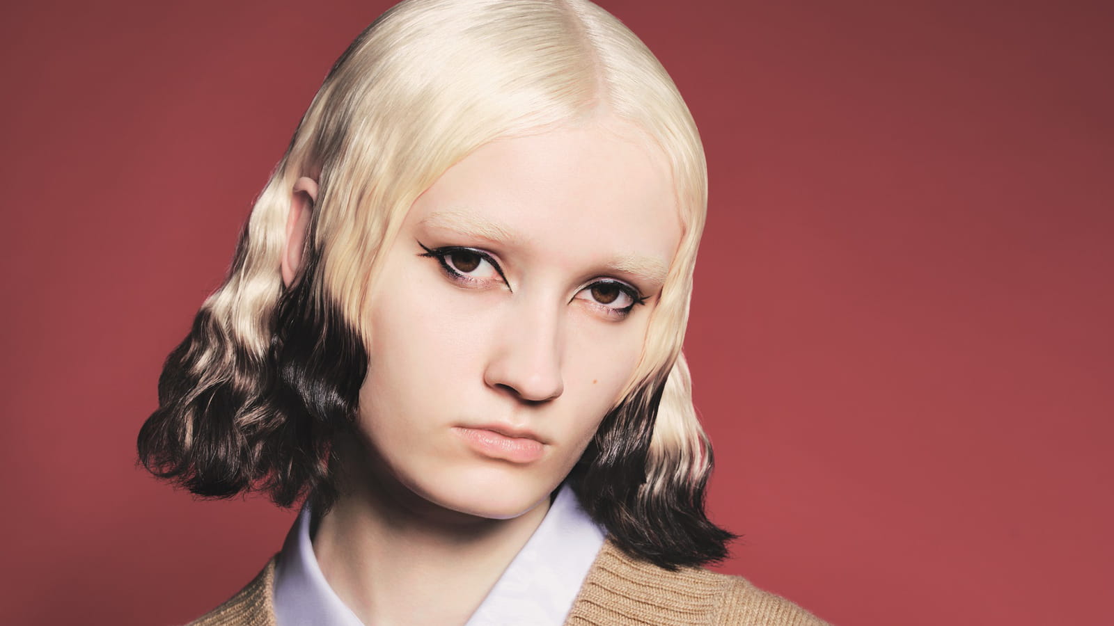Blond polaire avec pointes noires