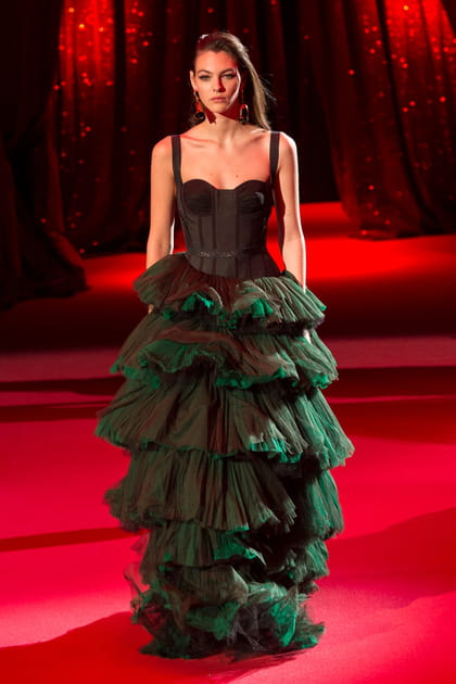 D&eacute;fil&eacute; Ulyana Sergeenko