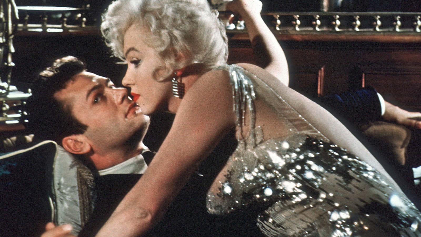 Tony Curtis et Marilyn Monroe dans "Certains l'aiment chaud" en 1959