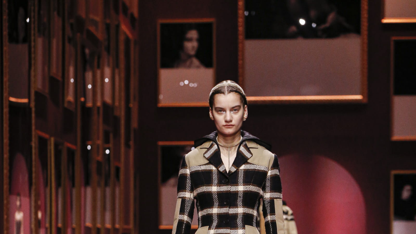 Look 27