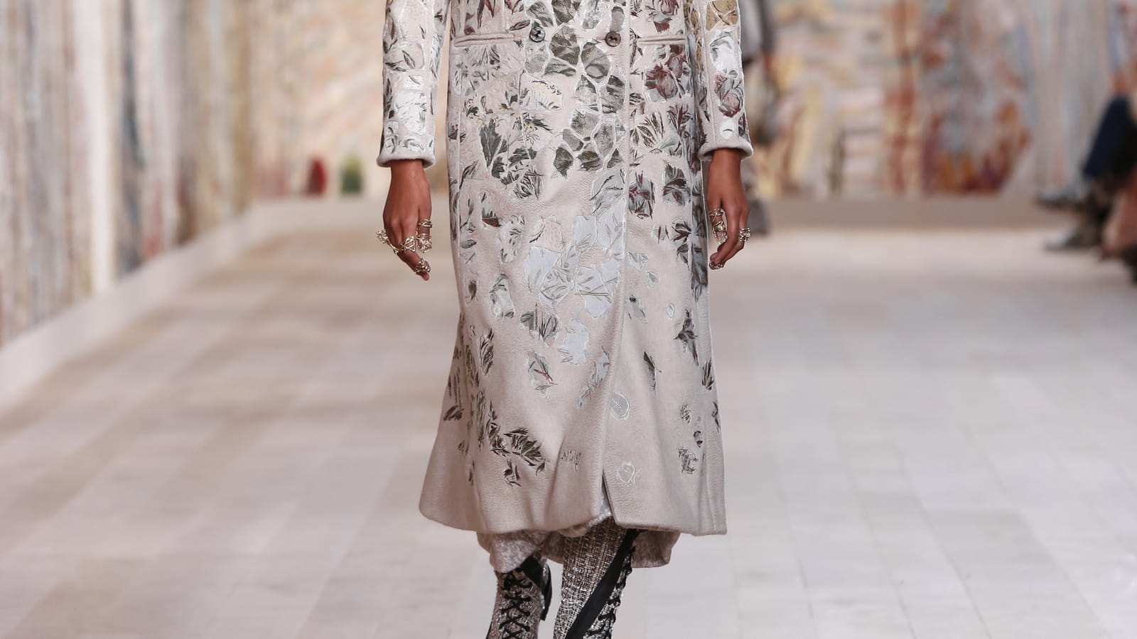 Look 37