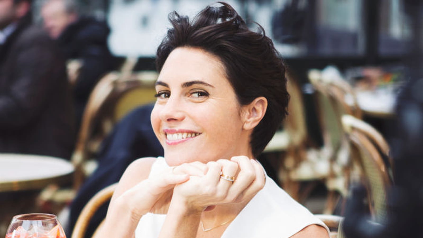 Alessandra Sublet pétillante ambassadrice de Fïnley 