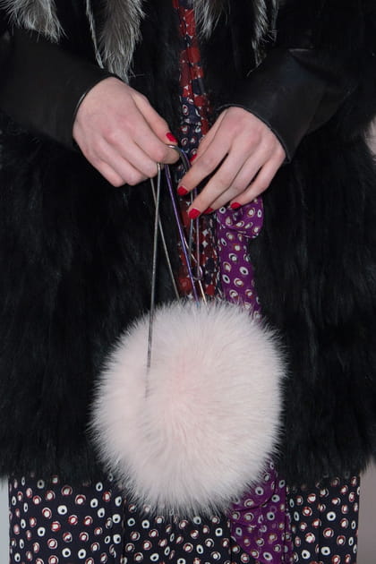 Le sac pompon du d&eacute;fil&eacute; Diane Von Furstenberg