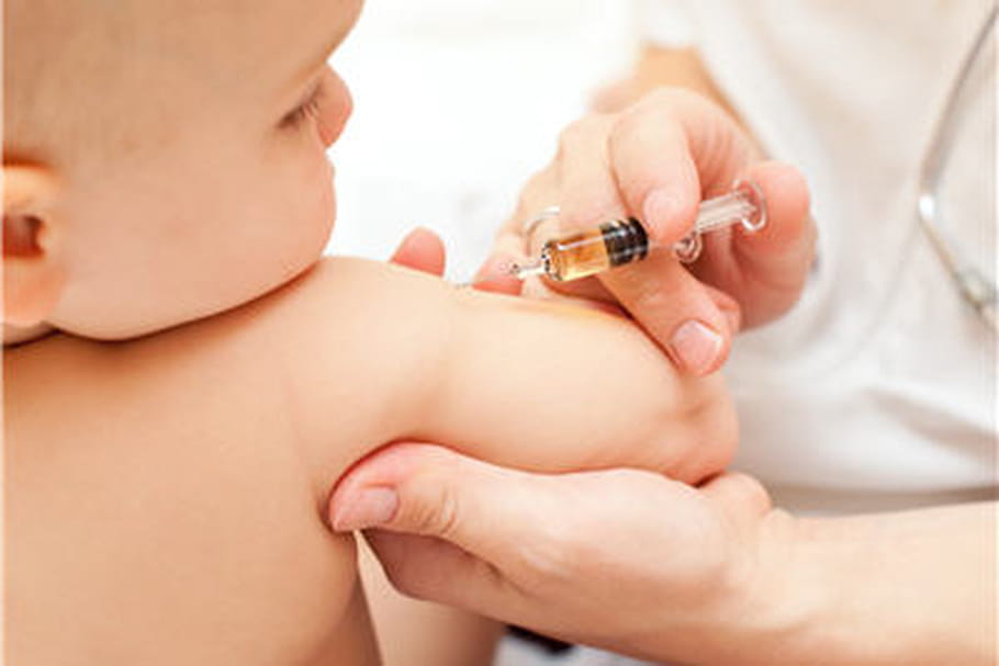 Calendrier vaccinal 2013 : simplifié chez le nourrisson, l'enfant et l'adulte