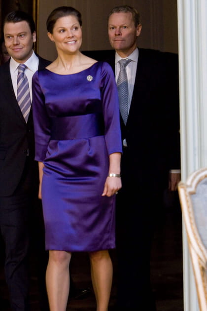 Victoria de Su&egrave;de en robe violette