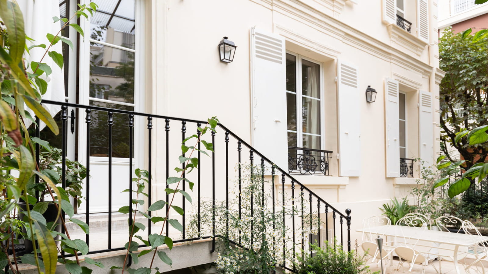 Entrée jardin après 