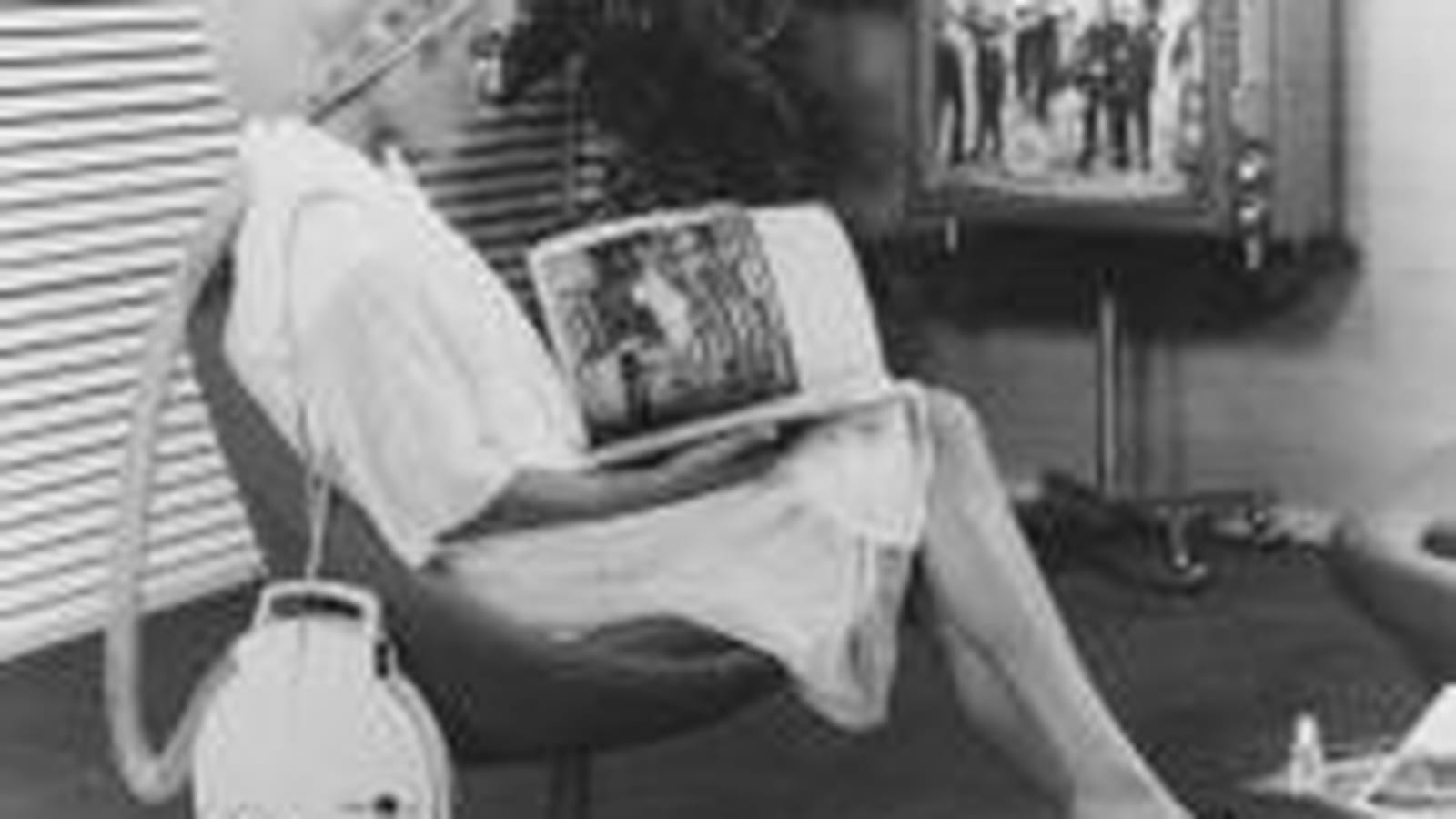 1966 : le sèche-cheveux mains libres