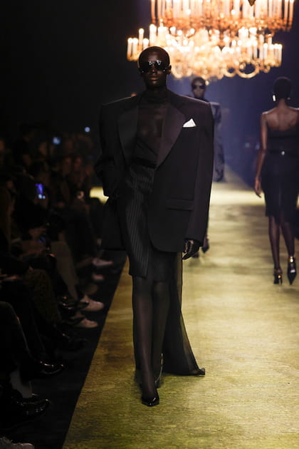 Look 42&nbsp;du d&eacute;fil&eacute; Saint Laurent