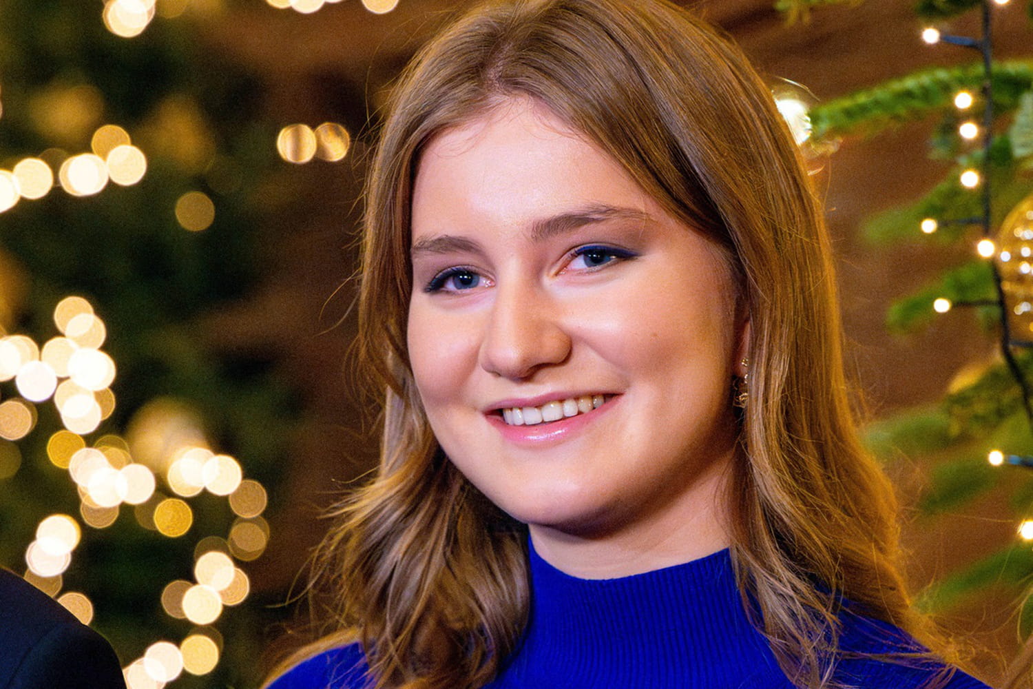 Facing her mother the Queen, Elisabeth of Belgium imposes her style